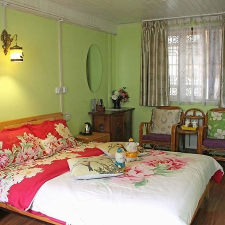 ליג'יאנג Tree'S Tale Hotel - Lijiang מראה חיצוני תמונה